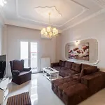 P Deluxe Suites 12